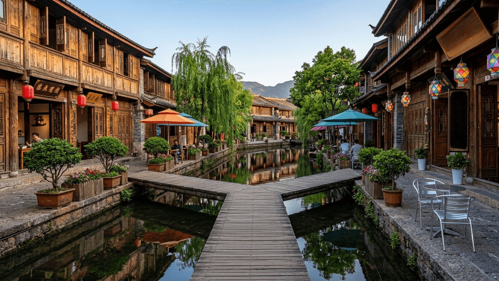 Lijiang Ancient Town canals and Naxi architecture