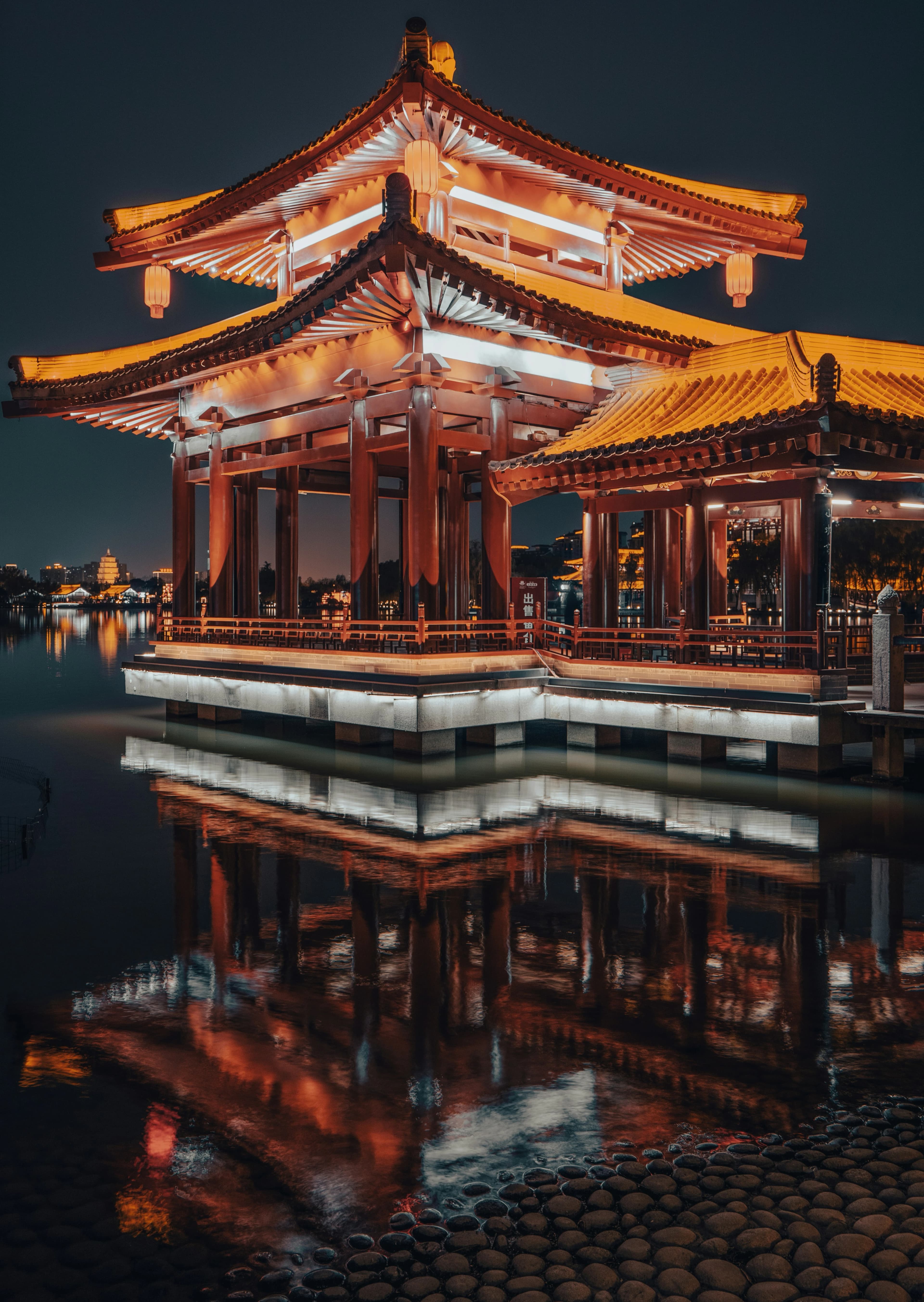 Leisure travel experiences in China including cultural sightseeing and guided tours