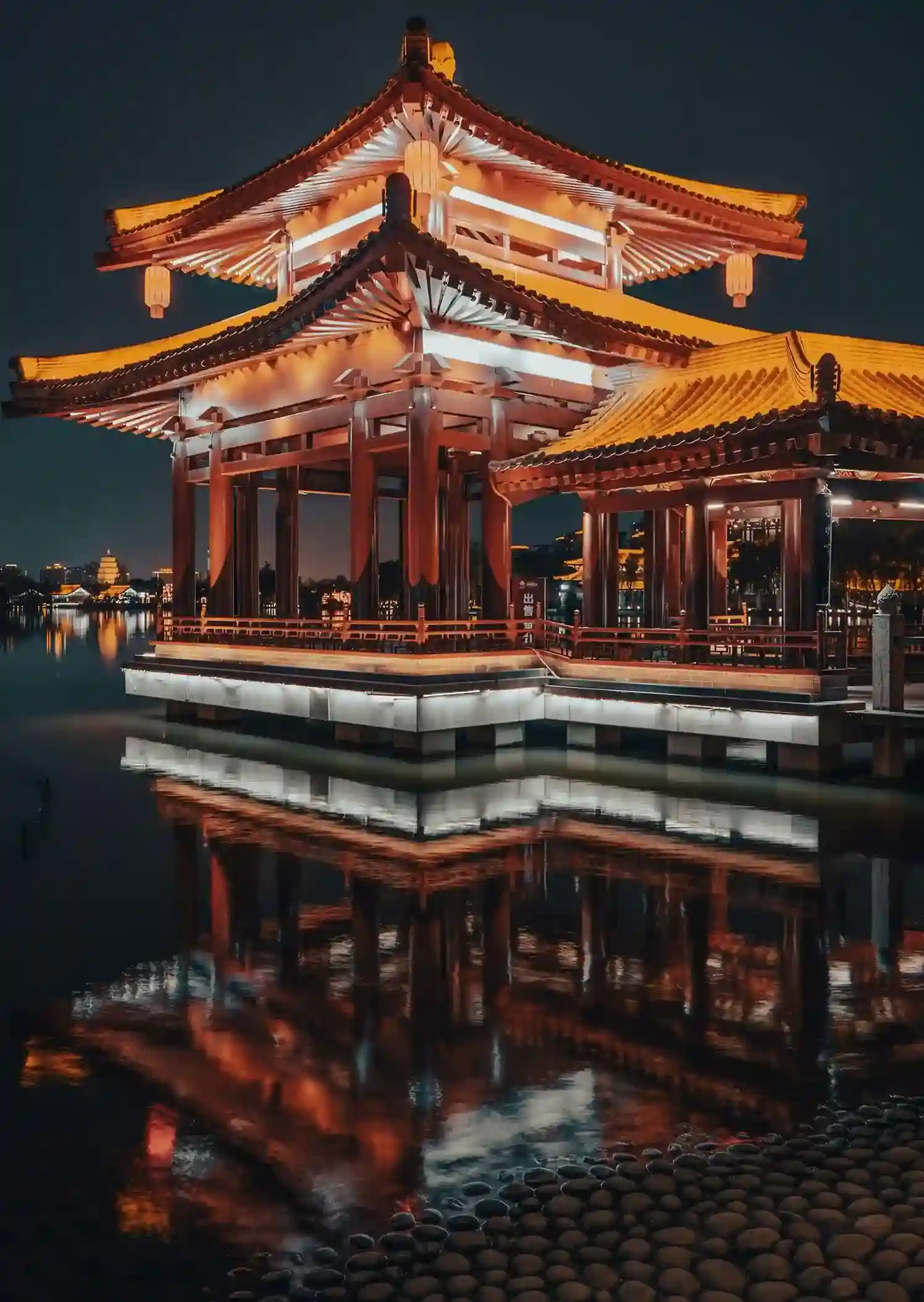 Leisure travel experiences in China including cultural sightseeing and guided tours