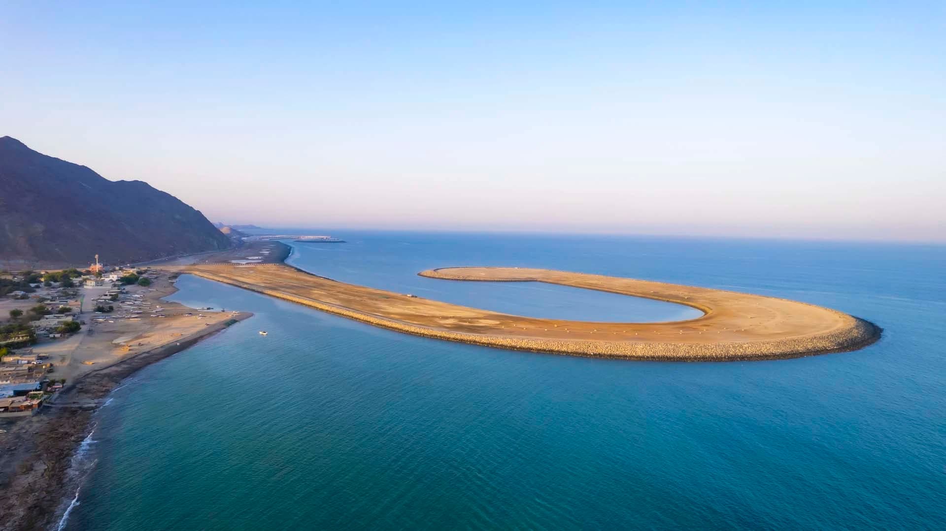 Fujairah travel destination in UAE featuring famous for its mountains, beaches, and underwater adventures, fujairah is ideal for diving groups, leisure travelers, and wellness programs.