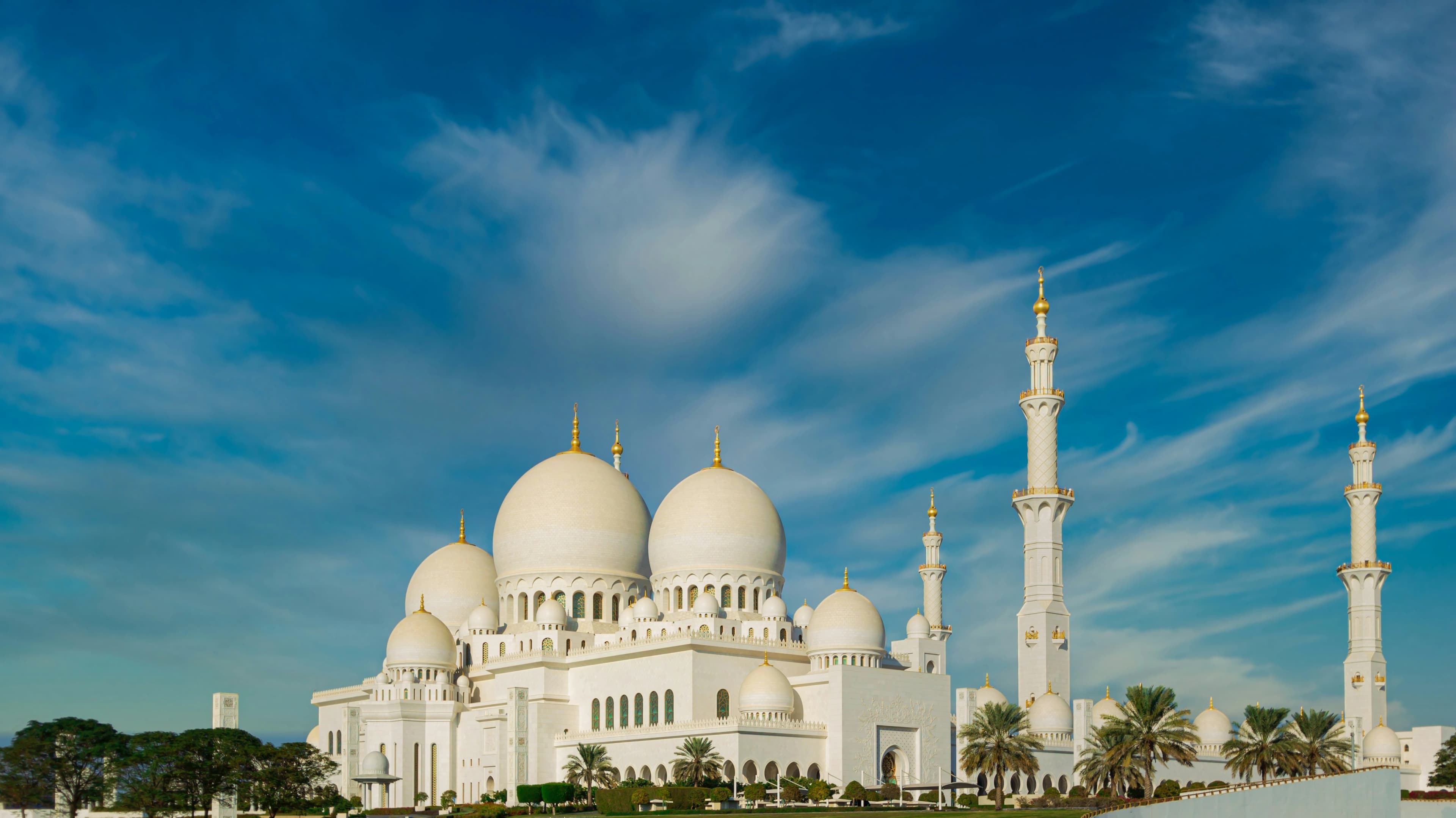 Sheikh Zayed Grand Mosque iconic white marble mosque in Abu Dhabi