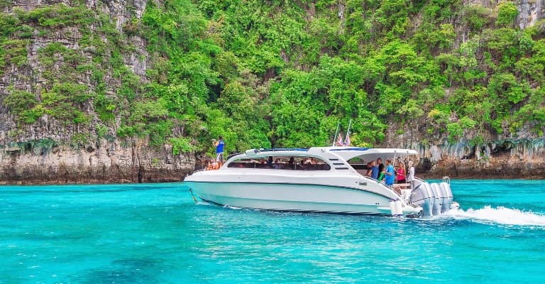 Speedboat tour through the Phi Phi Islands