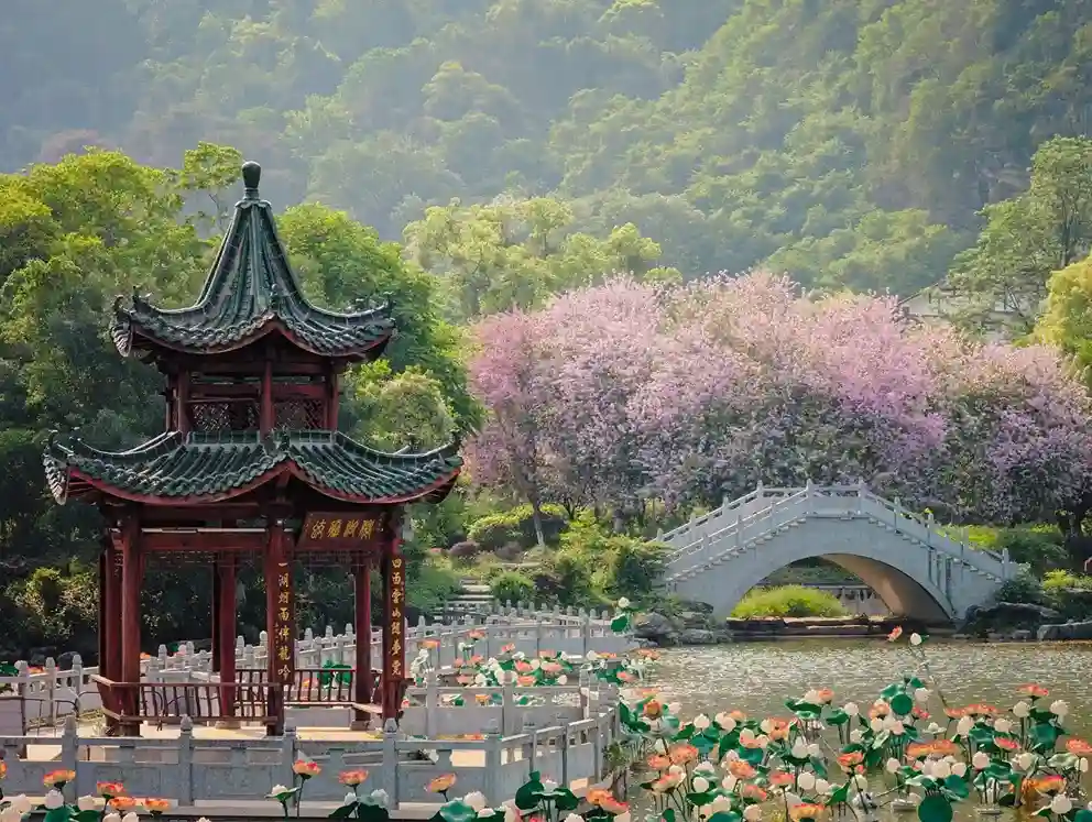Travelers exploring iconic China landmarks showcasing seasonal travel experiences